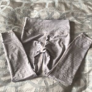 Like NEW Athleta workout long capris- VGUC!